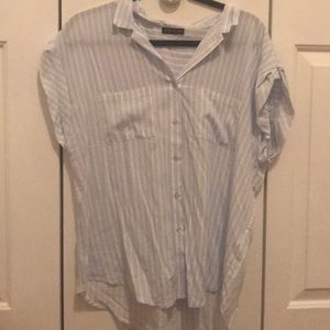 Short sleeve button down with blue and white